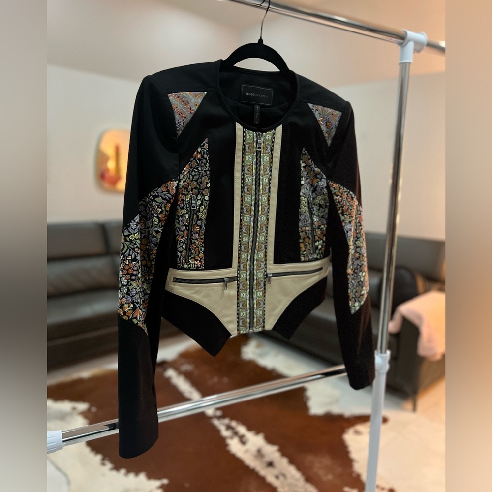 BCBGMaxAzria Black and Cream w/ floral panels jacket Sz M